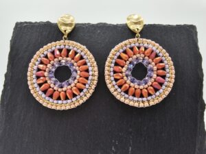 Sommerlicher Ohrring mit Miyuki Glasperlen – Orange trifft Flieder