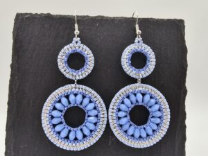 Zeitlos schön – Miyuki Ohrringe in Blau & Silber